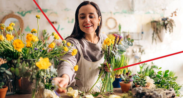 Photo of a florist working in her store thanks to National Bank's business banking solutions