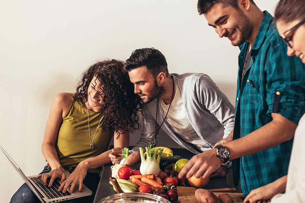 Students: Eating well without breaking the bank DefaultArticleImageAltText