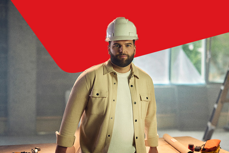 Photo of person taking advantage of National Bank’s offer for engineering professionals