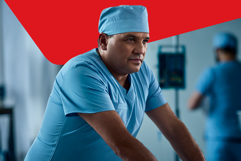 Photo of person taking advantage of National Bank’s offer for healthcare professionals