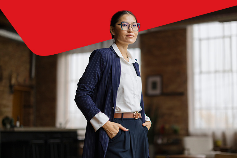 Photo of person taking advantage of National Bank’s offer for legal professionals